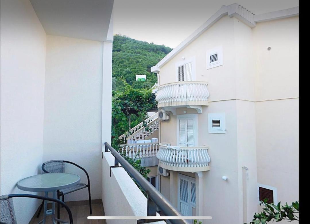 Apartments Lekic Budua Esterno foto