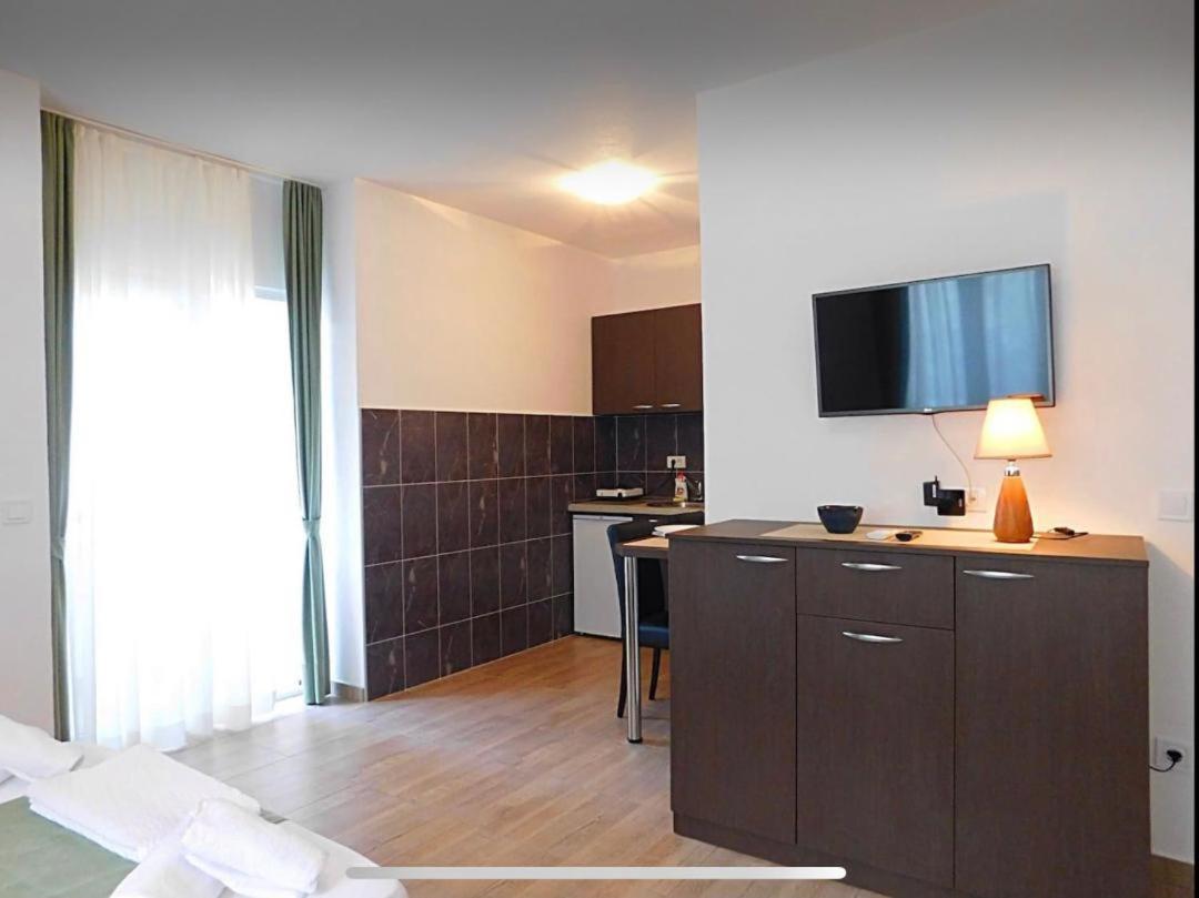 Apartments Lekic Budua Esterno foto